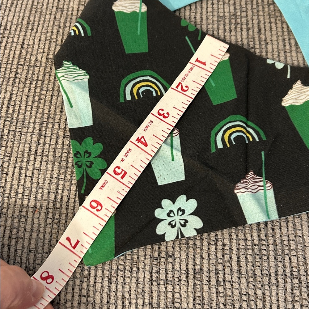 St Patrick’s day Dog Bandana NEW coffee cups rainbows clovers - Picture 5 of 7